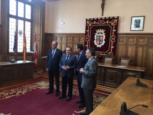 Recepción en el Consistorio palentino